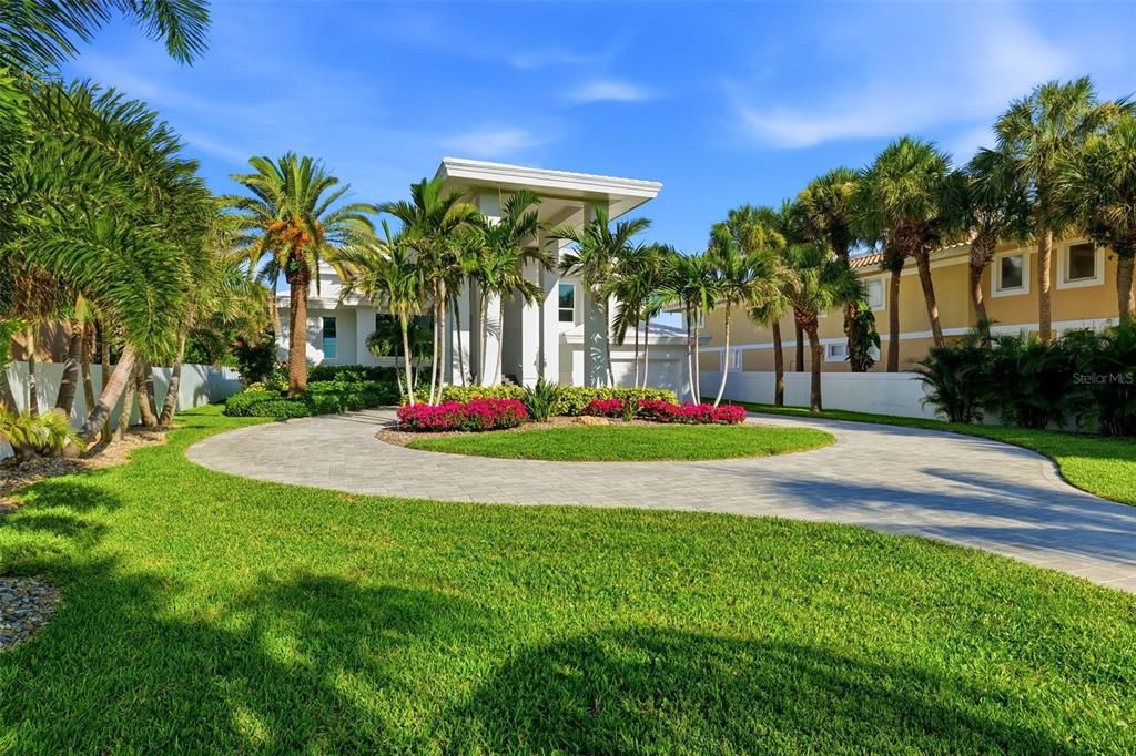 For Sale: $8,799,000 (4 beds, 4 baths, 3584 Square Feet)