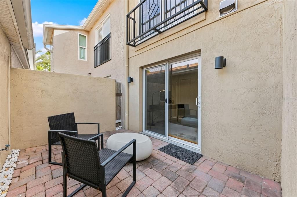 For Rent: $3,600 (2 beds, 2 baths, 1376 Square Feet)
