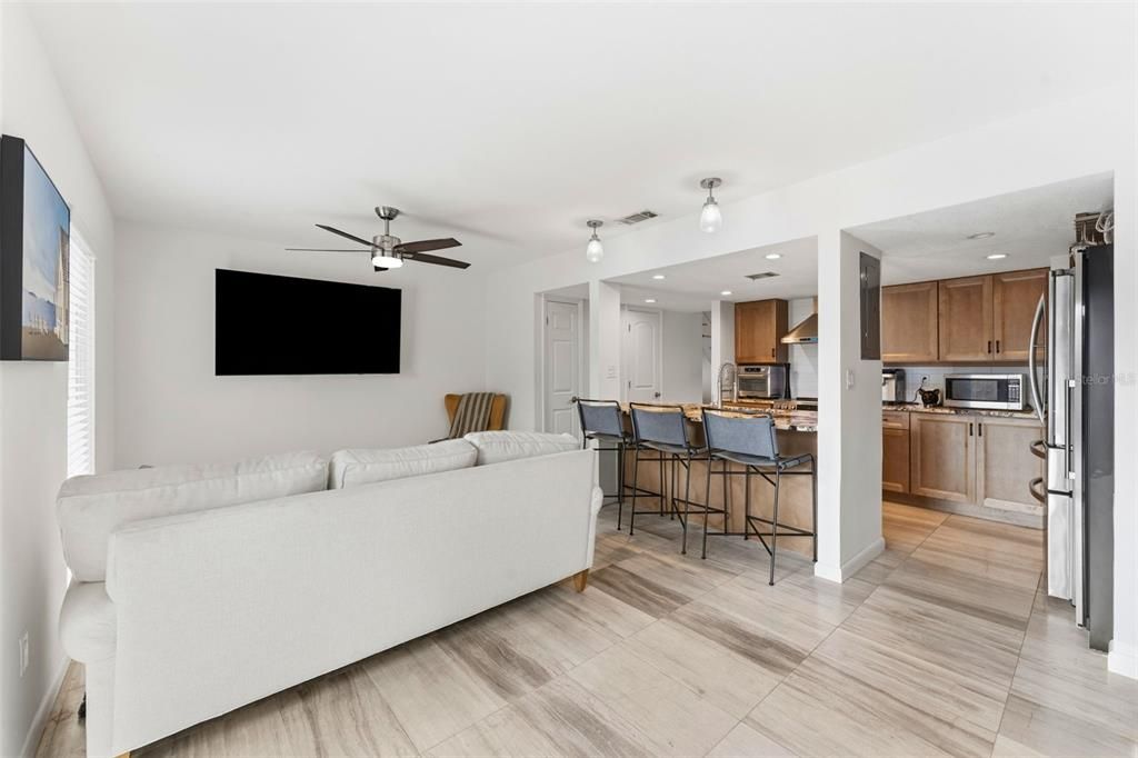 For Rent: $3,600 (2 beds, 2 baths, 1376 Square Feet)