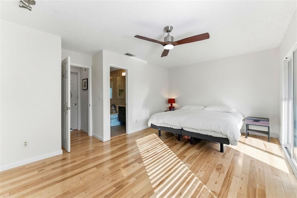 For Rent: $3,600 (2 beds, 2 baths, 1376 Square Feet)