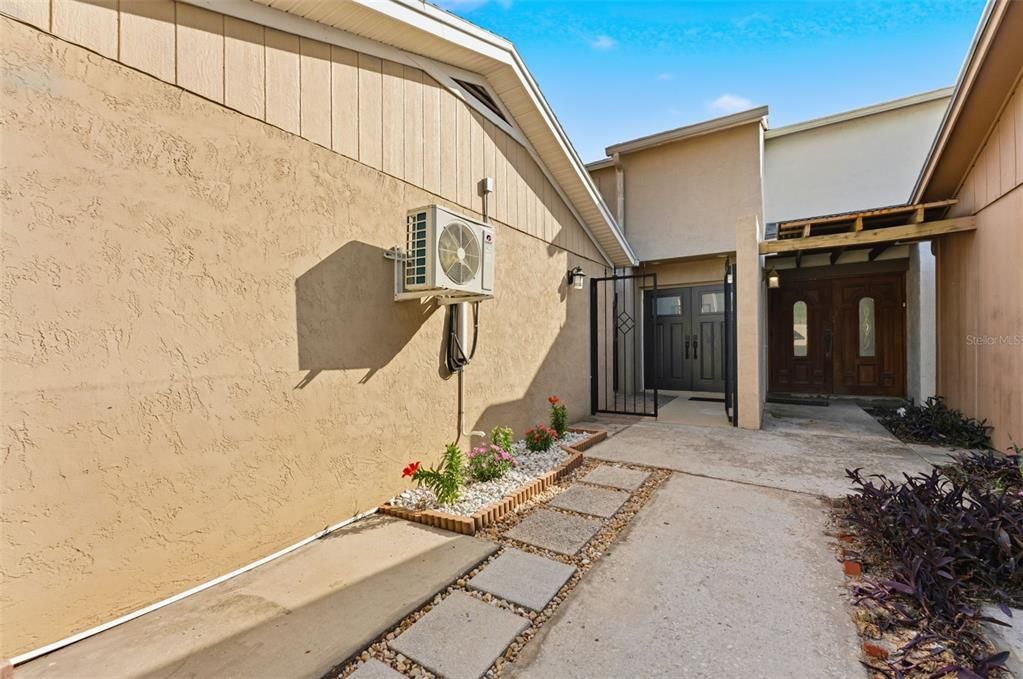 For Rent: $3,600 (2 beds, 2 baths, 1376 Square Feet)