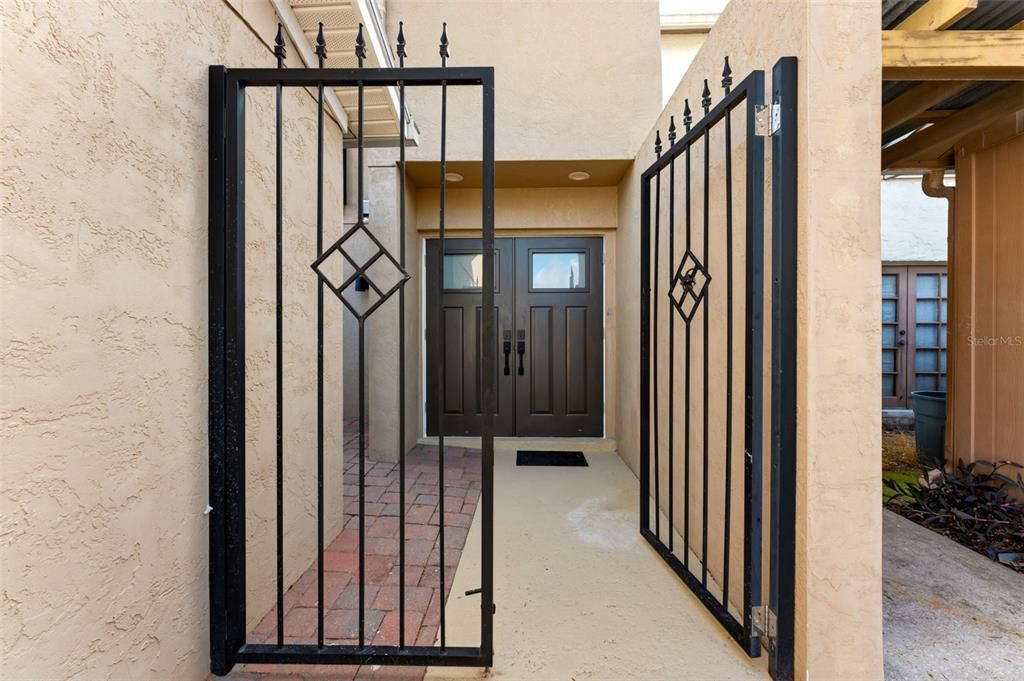For Rent: $3,600 (2 beds, 2 baths, 1376 Square Feet)