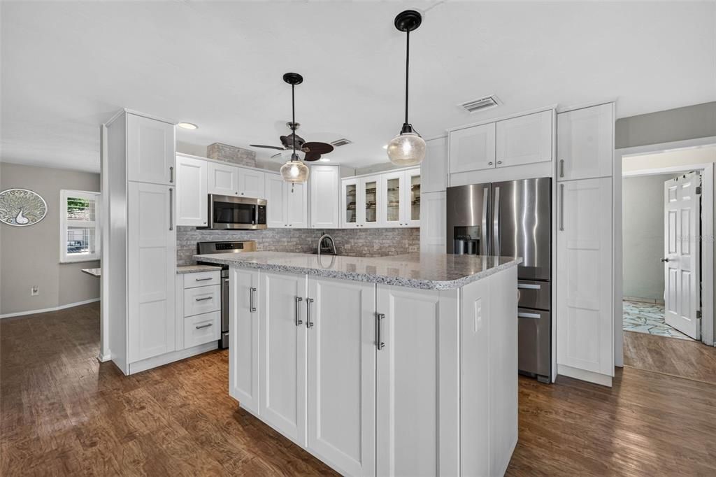 For Sale: $489,000 (3 beds, 2 baths, 1412 Square Feet)