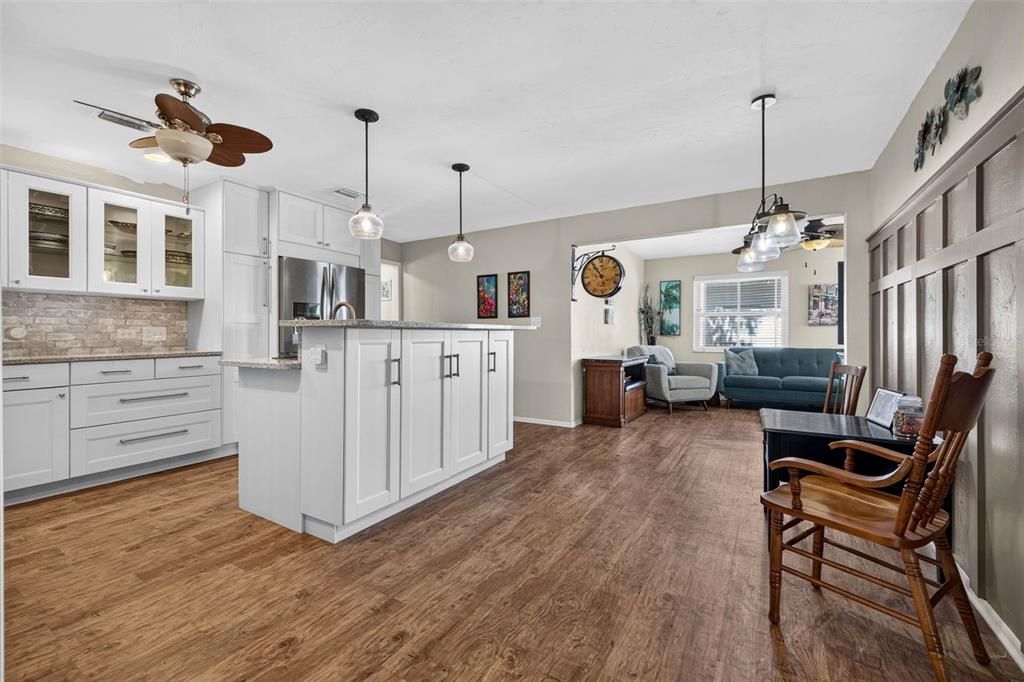 For Sale: $489,000 (3 beds, 2 baths, 1412 Square Feet)