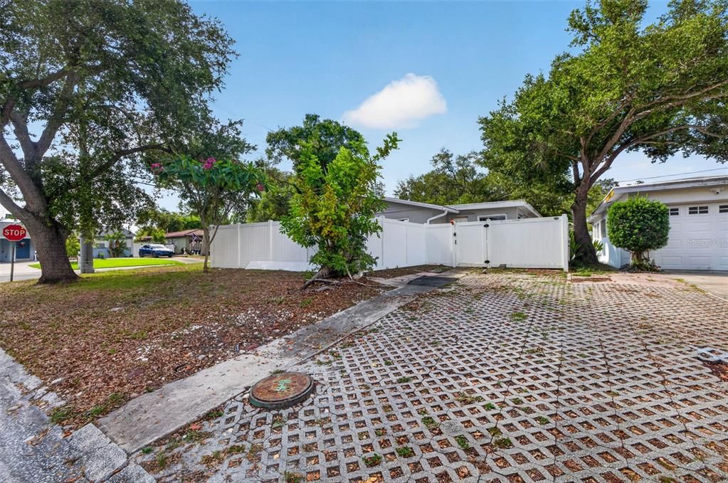 For Sale: $489,000 (3 beds, 2 baths, 1412 Square Feet)