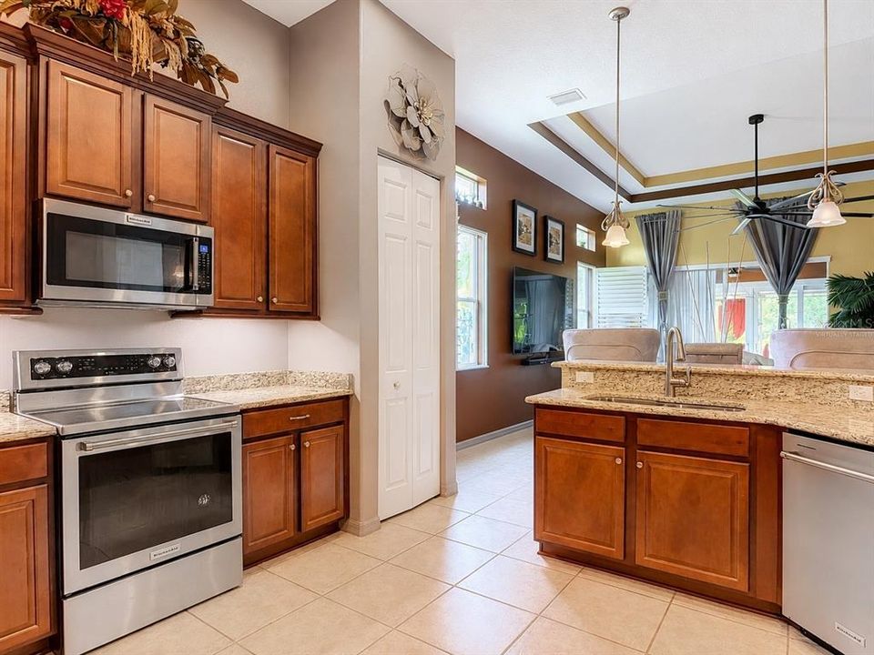 For Sale: $425,000 (3 beds, 2 baths, 2246 Square Feet)