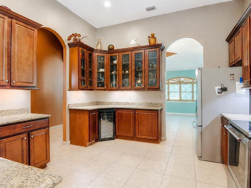 For Sale: $425,000 (3 beds, 2 baths, 2246 Square Feet)