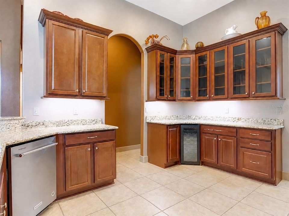 For Sale: $425,000 (3 beds, 2 baths, 2246 Square Feet)
