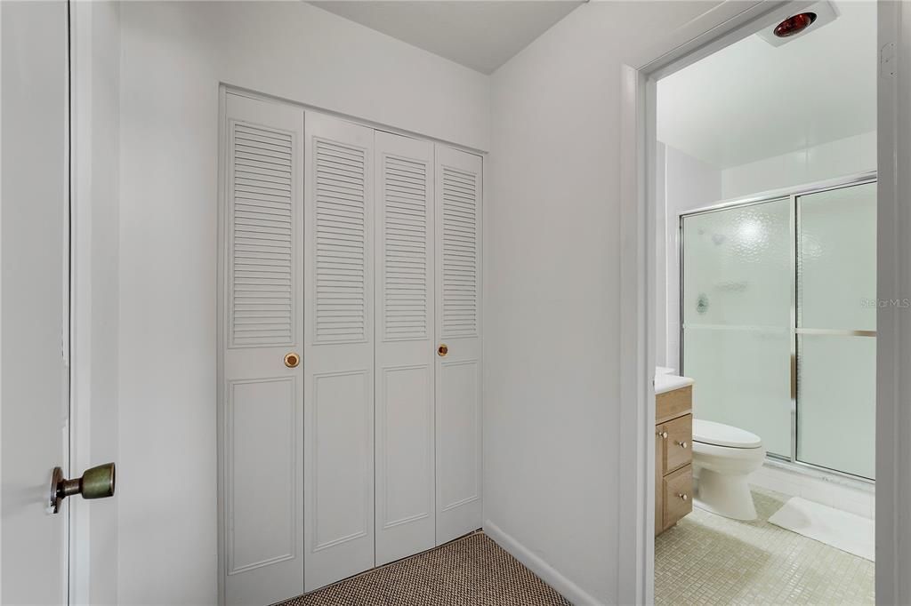 For Sale: $339,000 (2 beds, 2 baths, 1088 Square Feet)