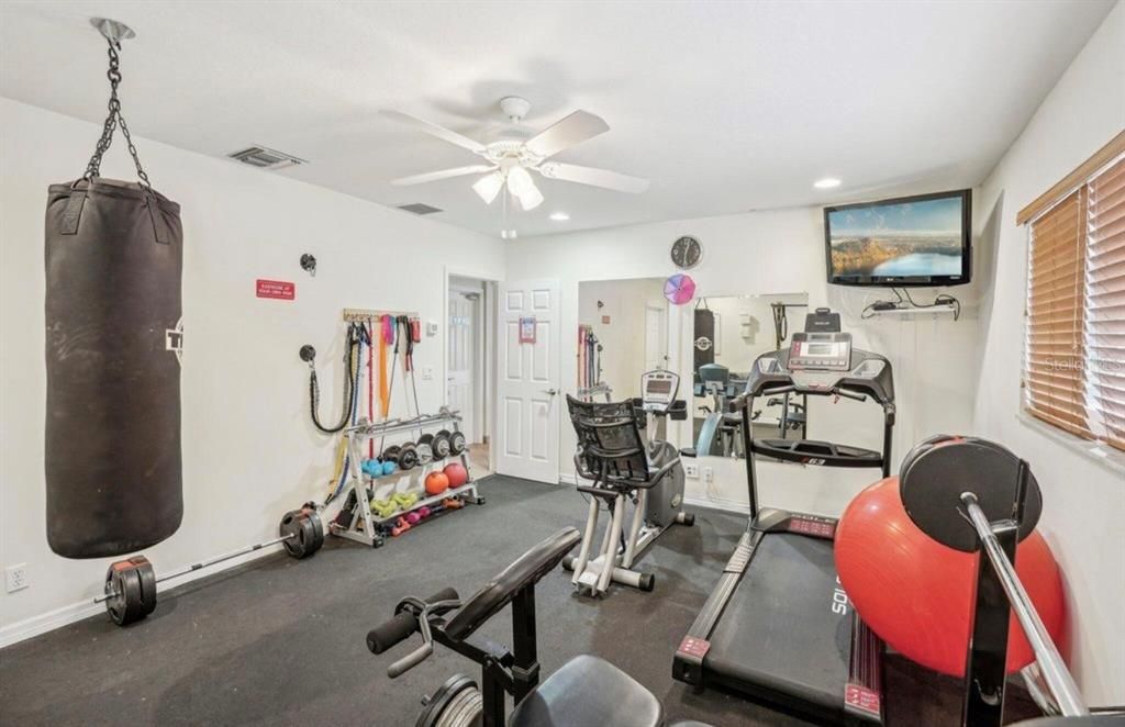 For Sale: $339,000 (2 beds, 2 baths, 1088 Square Feet)