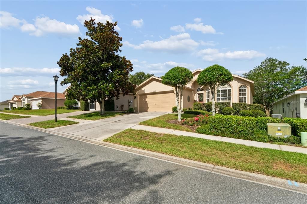 For Sale: $299,000 (3 beds, 2 baths, 1975 Square Feet)