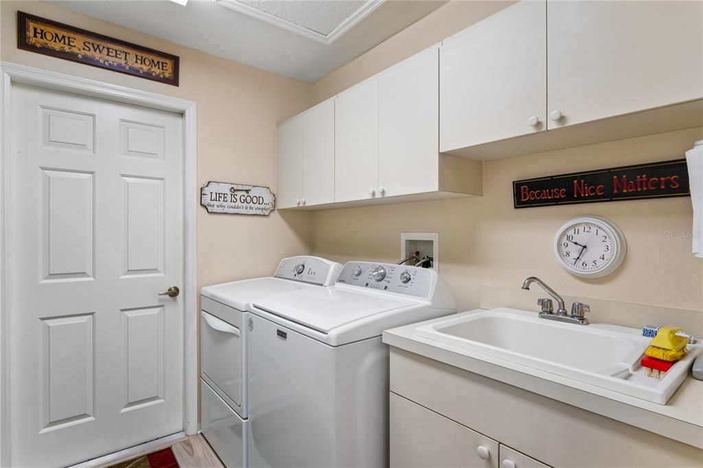 For Sale: $299,000 (3 beds, 2 baths, 1975 Square Feet)
