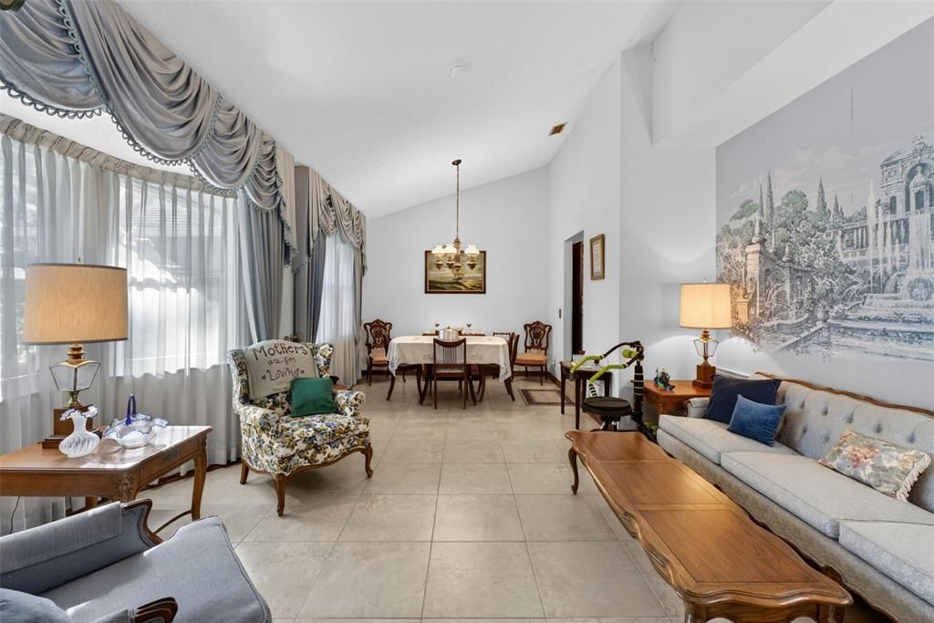 En Venta: $435,900 (3 camas, 2 baños, 1757 Pies cuadrados)