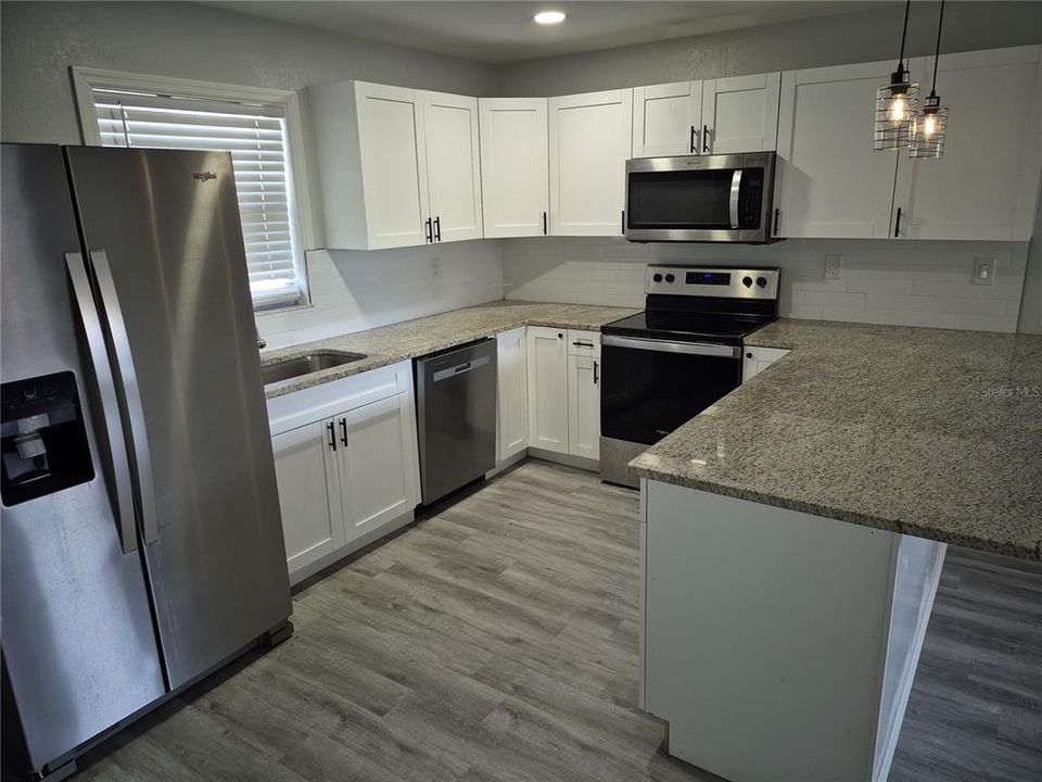 For Rent: $1,250 (1 beds, 1 baths, 600 Square Feet)