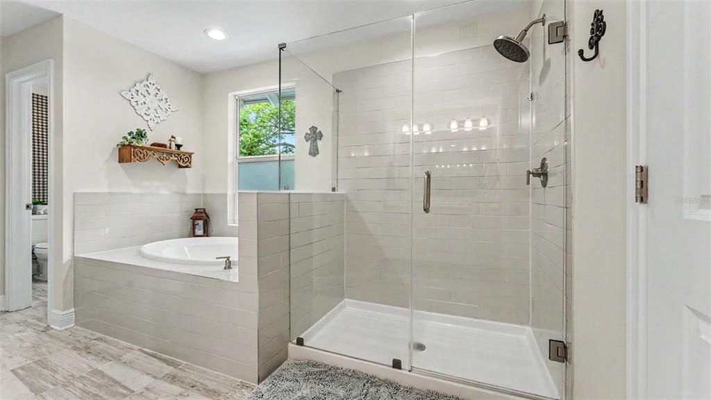 For Sale: $749,900 (4 beds, 3 baths, 2272 Square Feet)