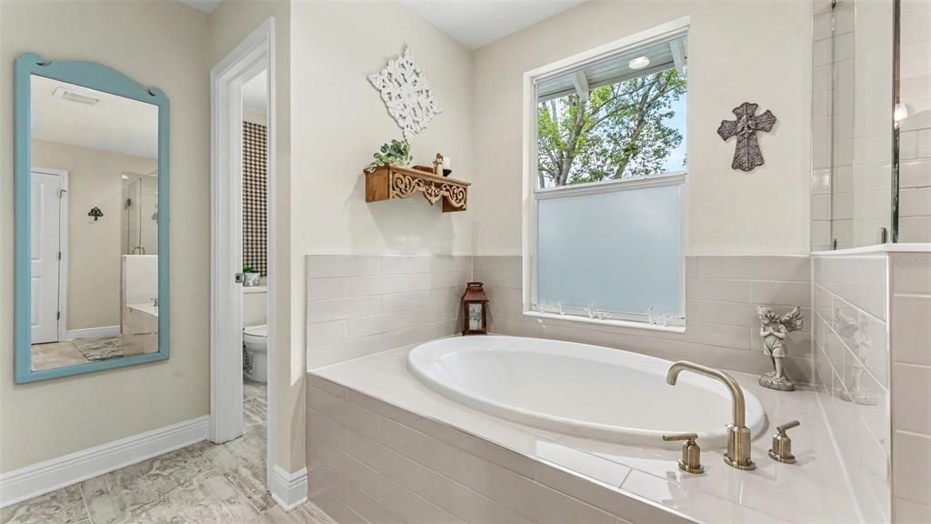 For Sale: $749,900 (4 beds, 3 baths, 2272 Square Feet)