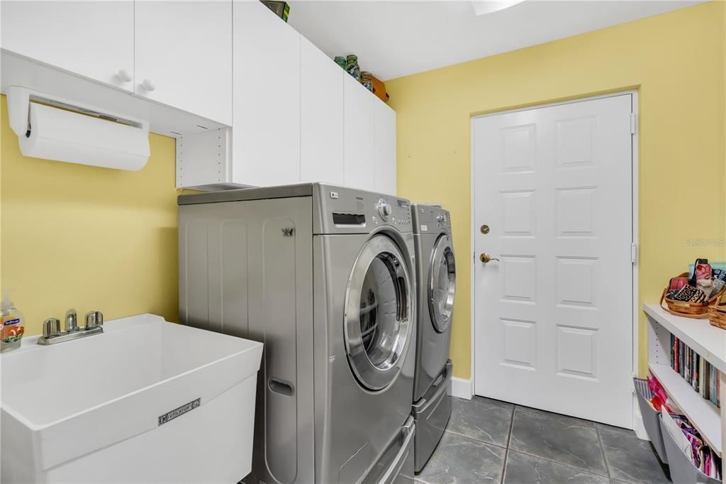 For Rent: $4,400 (2 beds, 2 baths, 1798 Square Feet)