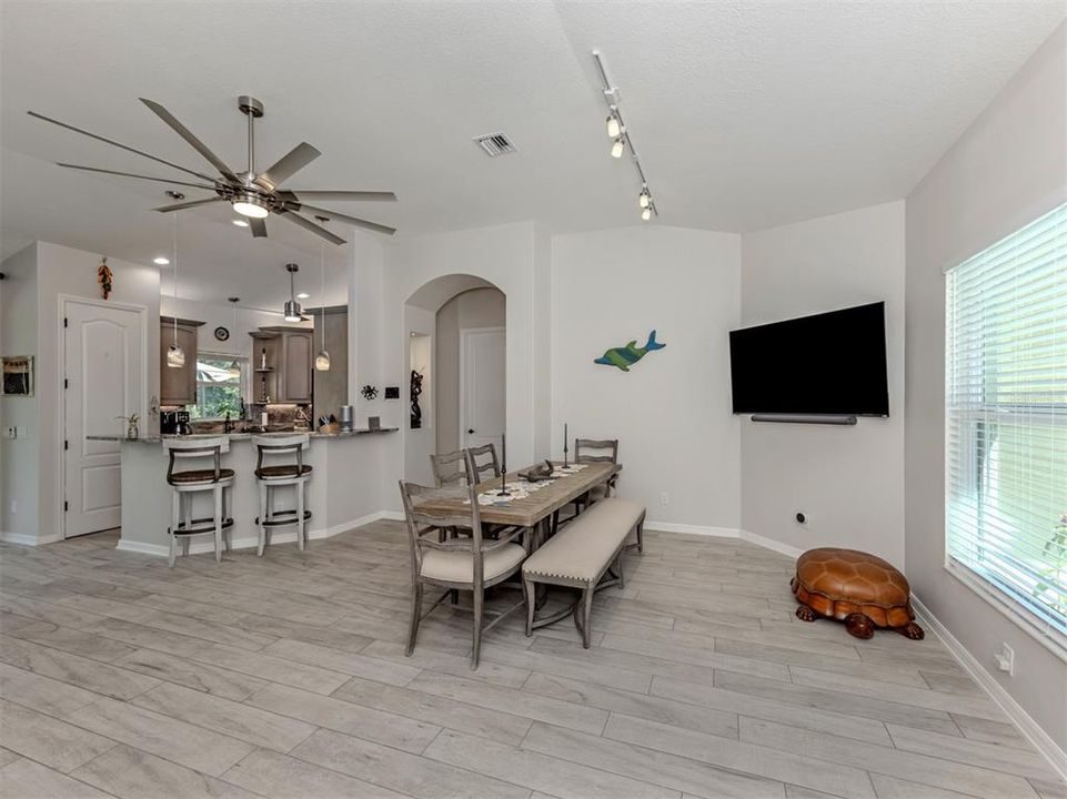 En Venta: $624,900 (3 camas, 2 baños, 1850 Pies cuadrados)