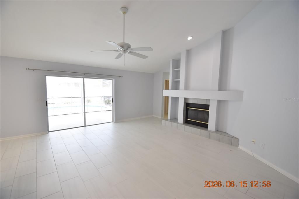 For Rent: $2,895 (3 beds, 2 baths, 2041 Square Feet)