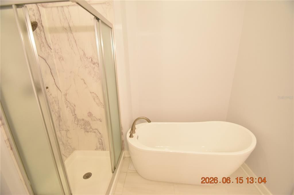 For Rent: $2,895 (3 beds, 2 baths, 2041 Square Feet)