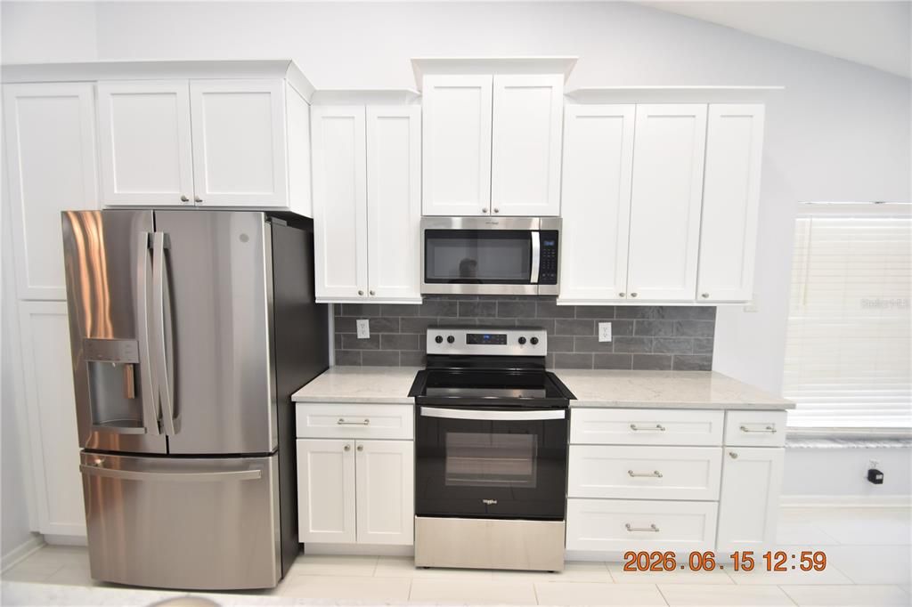 For Rent: $2,895 (3 beds, 2 baths, 2041 Square Feet)