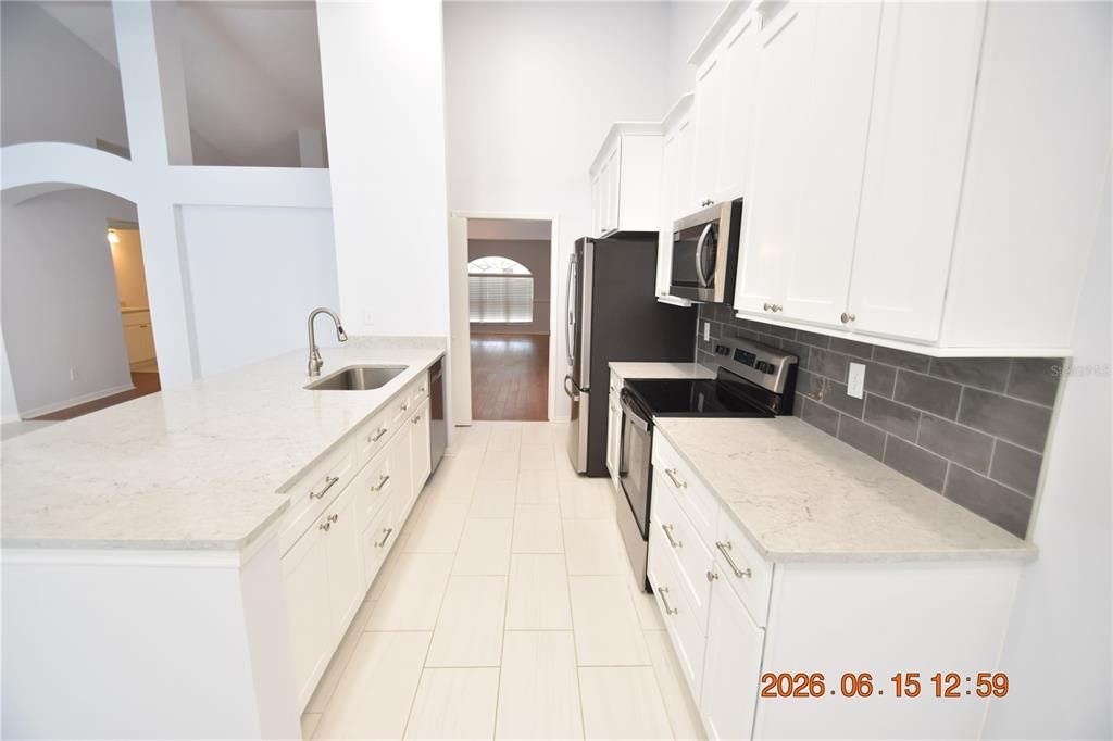 For Rent: $2,895 (3 beds, 2 baths, 2041 Square Feet)