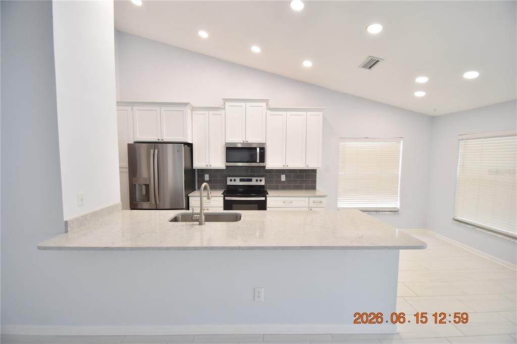 For Rent: $2,895 (3 beds, 2 baths, 2041 Square Feet)