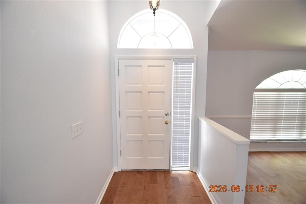 For Rent: $2,895 (3 beds, 2 baths, 2041 Square Feet)