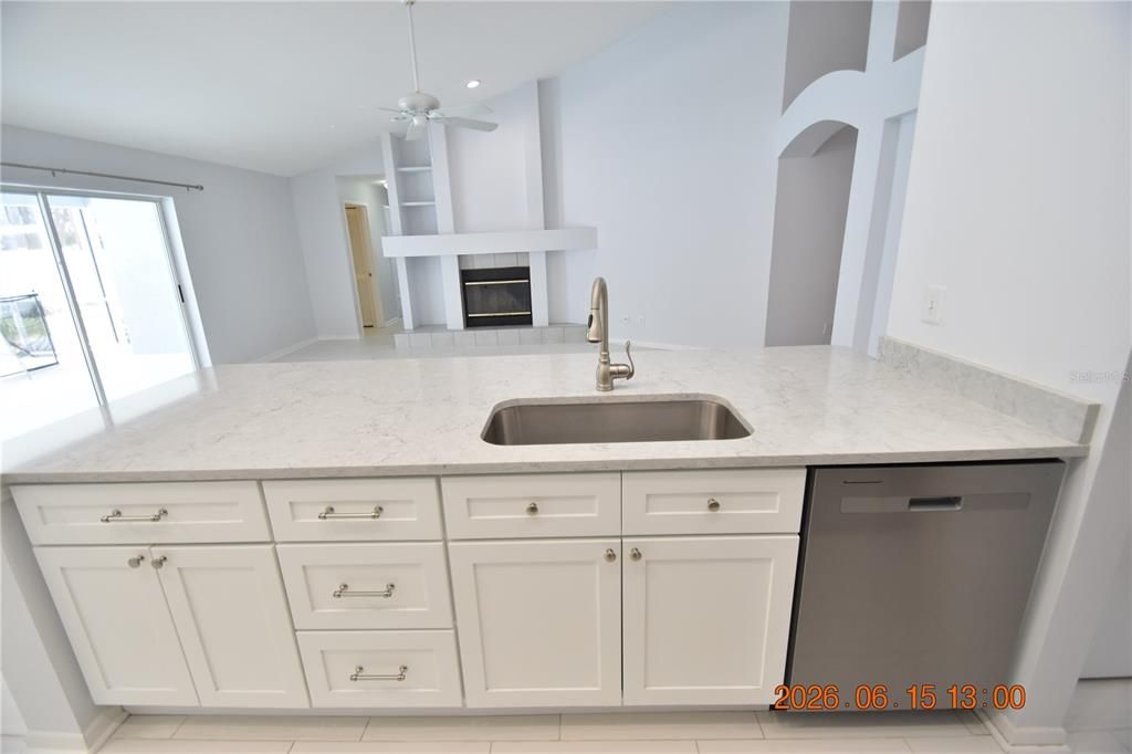 For Rent: $2,895 (3 beds, 2 baths, 2041 Square Feet)