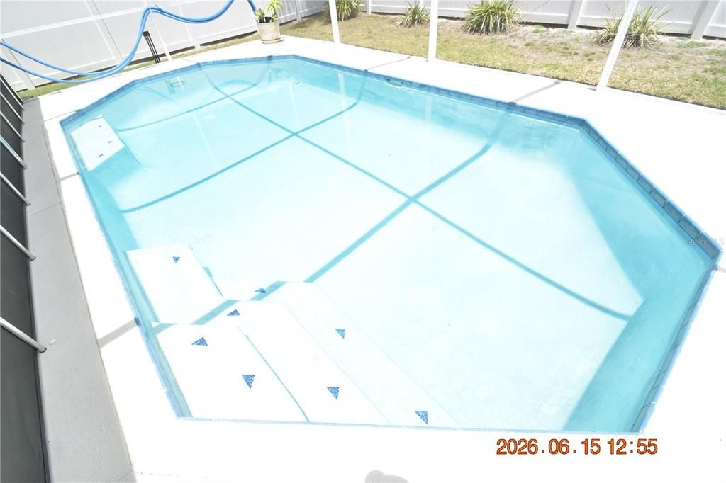 For Rent: $2,895 (3 beds, 2 baths, 2041 Square Feet)