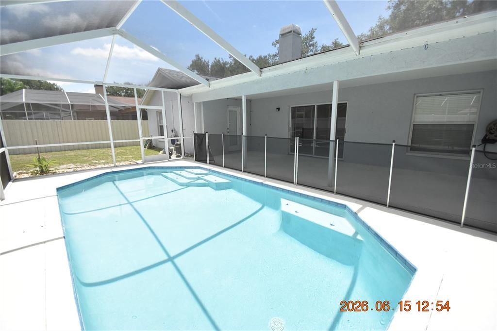 For Rent: $2,895 (3 beds, 2 baths, 2041 Square Feet)