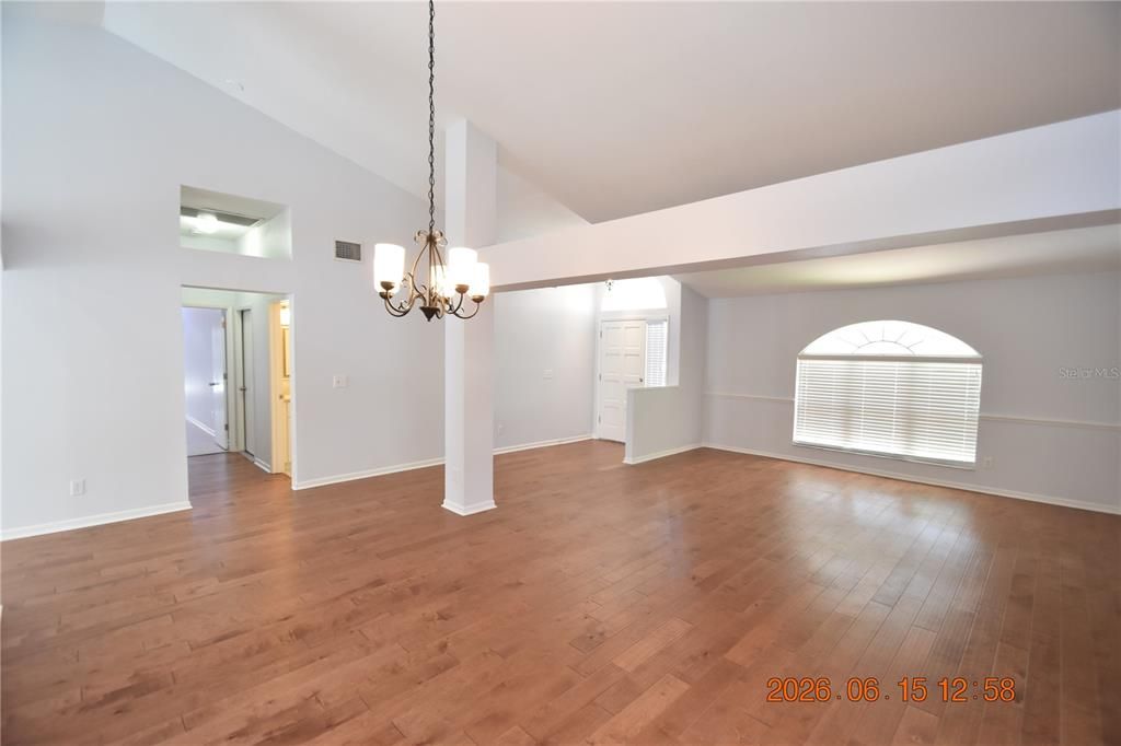For Rent: $2,895 (3 beds, 2 baths, 2041 Square Feet)