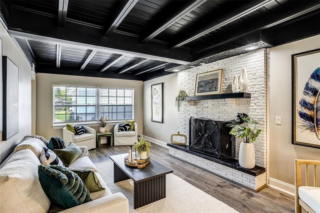 For Sale: $524,900 (3 beds, 2 baths, 1648 Square Feet)