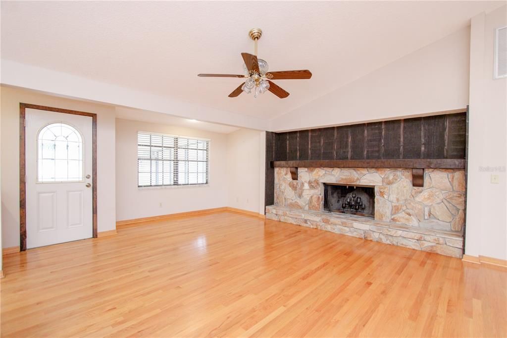 For Sale: $525,000 (3 beds, 2 baths, 2109 Square Feet)