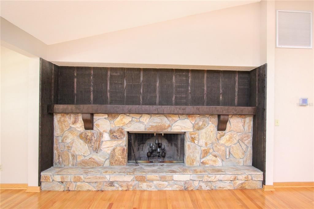 For Sale: $525,000 (3 beds, 2 baths, 2109 Square Feet)