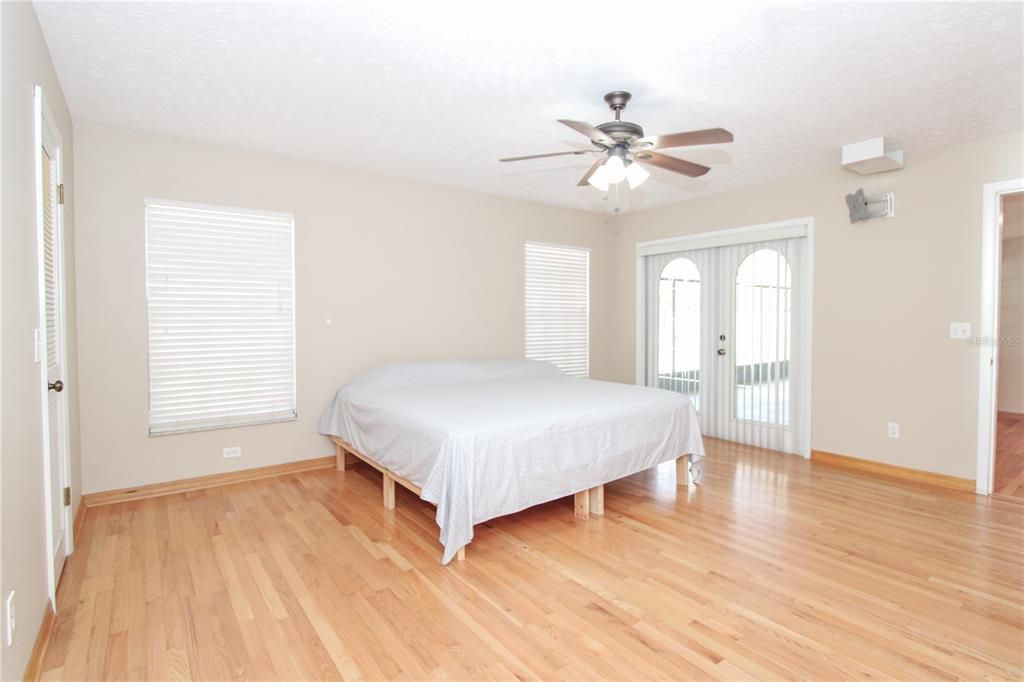 For Sale: $525,000 (3 beds, 2 baths, 2109 Square Feet)