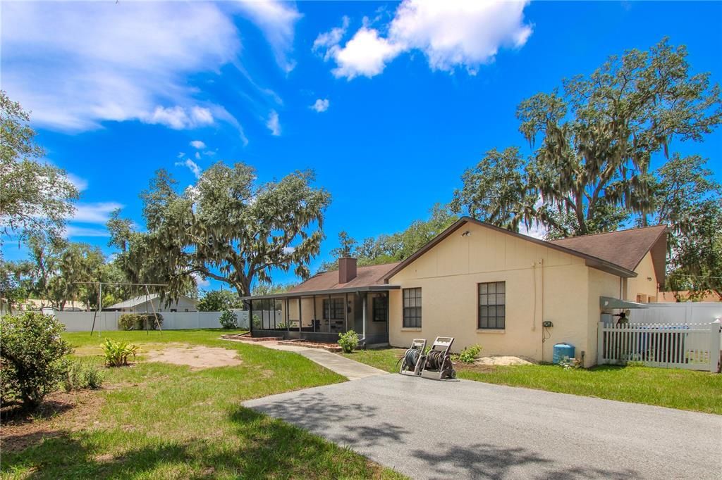 For Sale: $525,000 (3 beds, 2 baths, 2109 Square Feet)