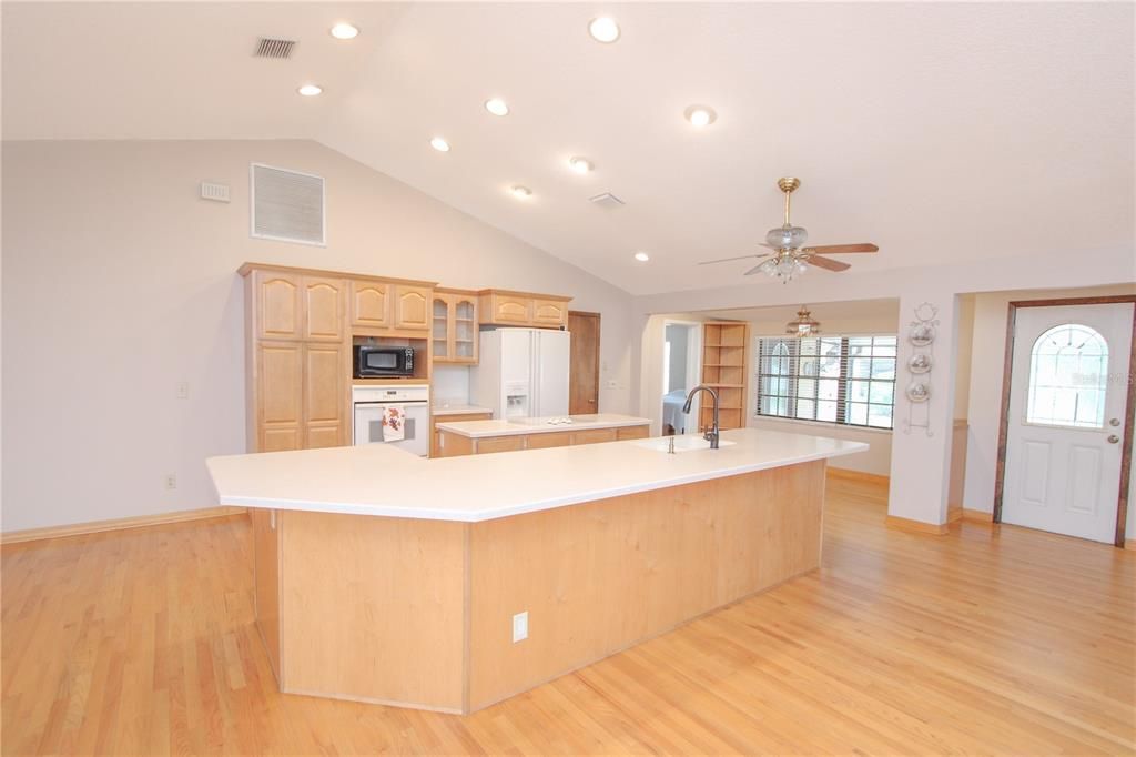 For Sale: $525,000 (3 beds, 2 baths, 2109 Square Feet)
