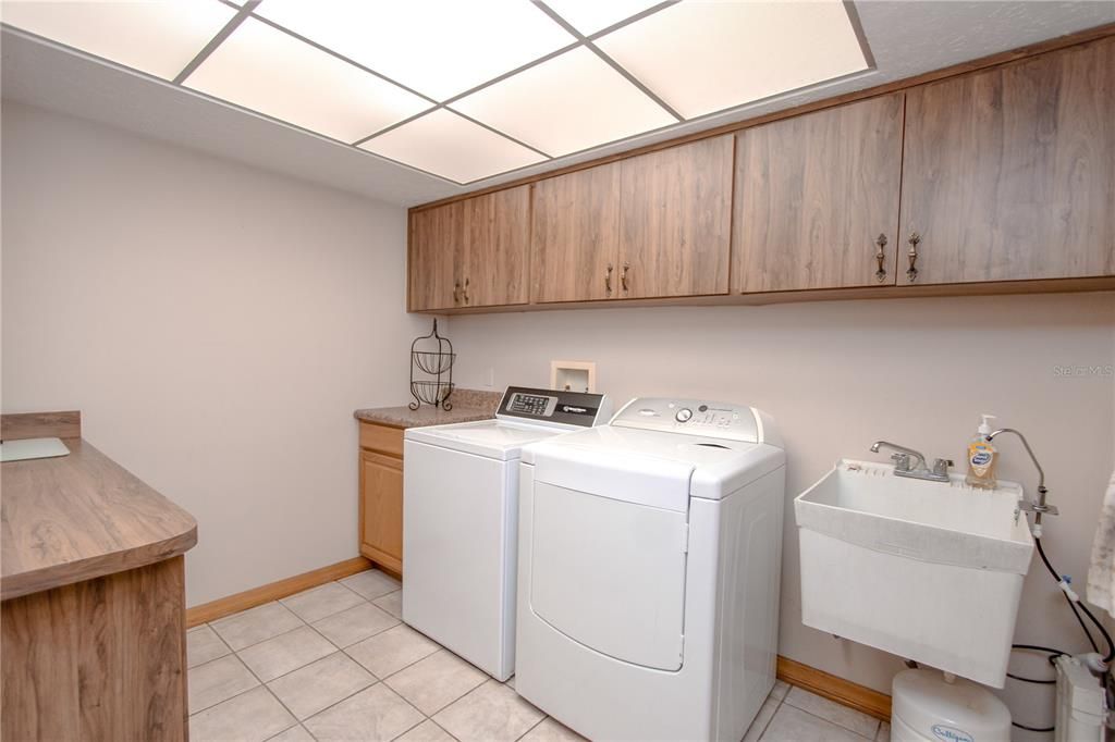 For Sale: $525,000 (3 beds, 2 baths, 2109 Square Feet)