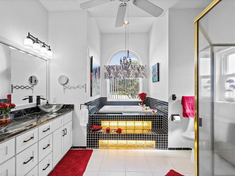 For Sale: $365,000 (2 beds, 2 baths, 1883 Square Feet)