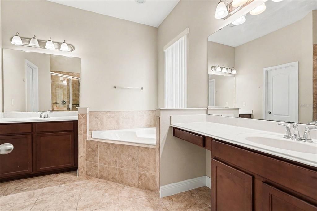 For Sale: $425,000 (4 beds, 3 baths, 2410 Square Feet)