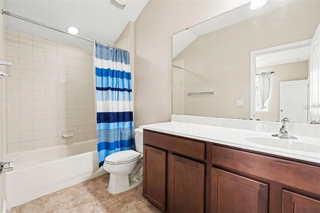 For Sale: $425,000 (4 beds, 3 baths, 2410 Square Feet)