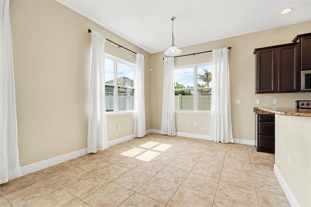 For Sale: $425,000 (4 beds, 3 baths, 2410 Square Feet)