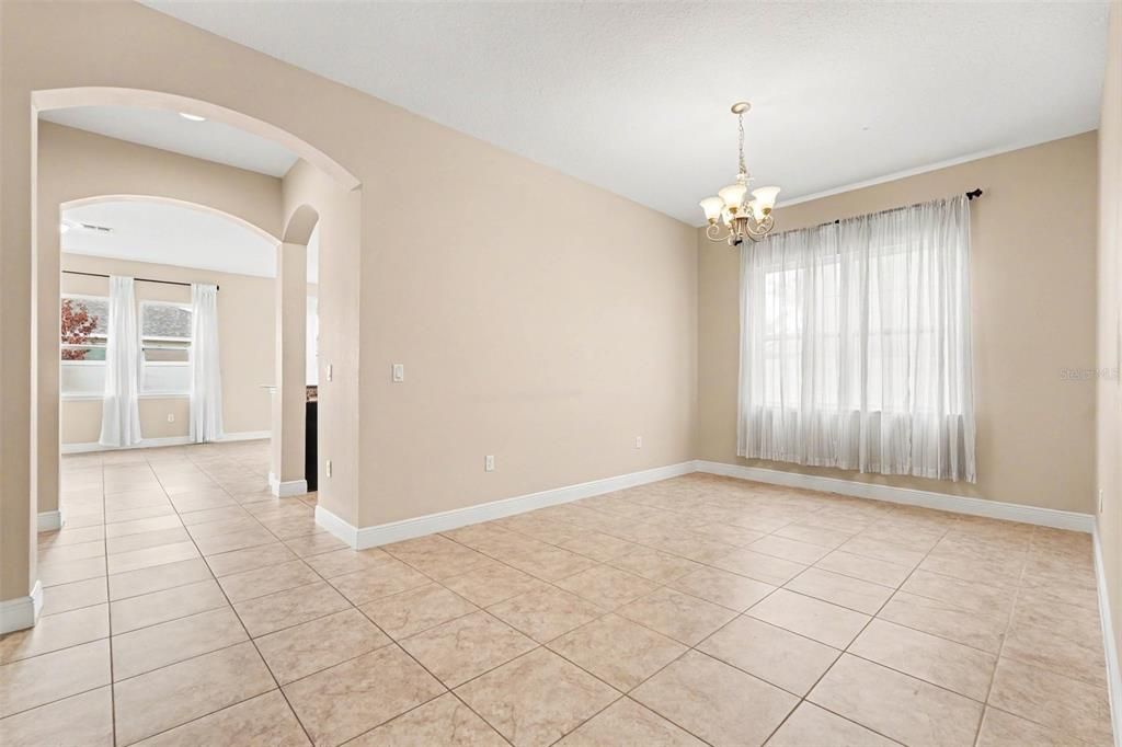 For Sale: $425,000 (4 beds, 3 baths, 2410 Square Feet)