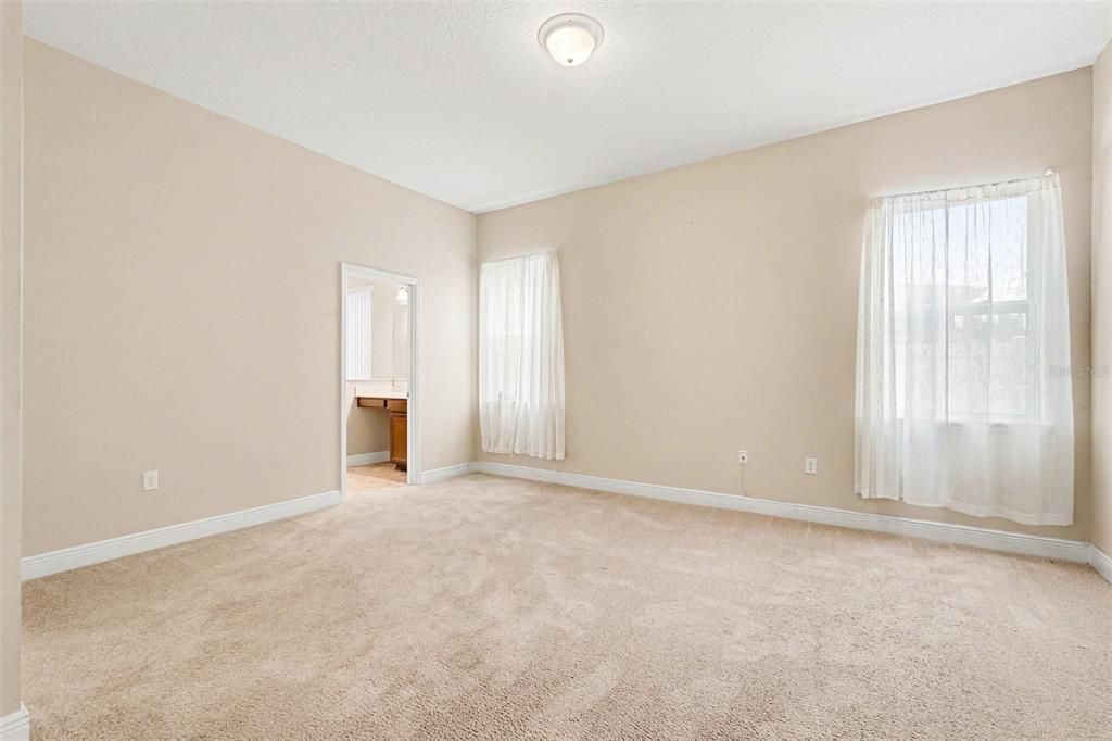 For Sale: $425,000 (4 beds, 3 baths, 2410 Square Feet)