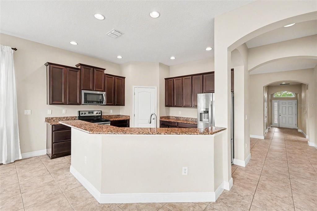 For Sale: $425,000 (4 beds, 3 baths, 2410 Square Feet)