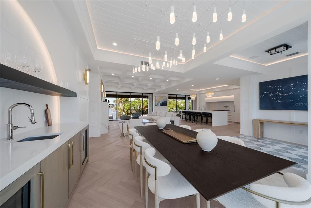 For Sale: $8,995,000 (5 beds, 5 baths, 3700 Square Feet)
