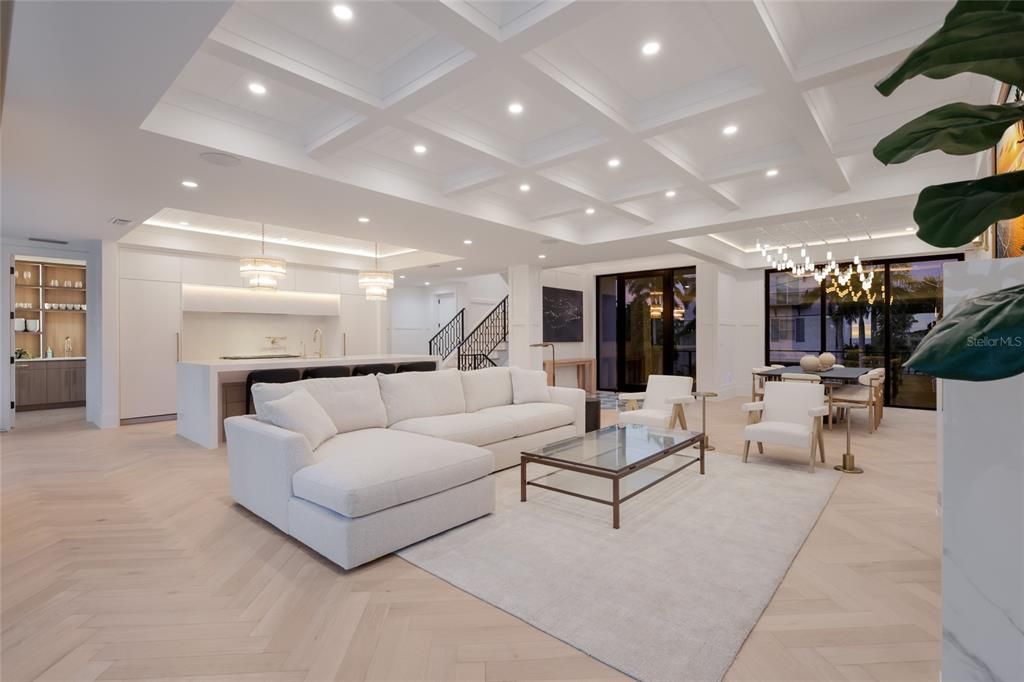 For Sale: $8,995,000 (5 beds, 5 baths, 3700 Square Feet)