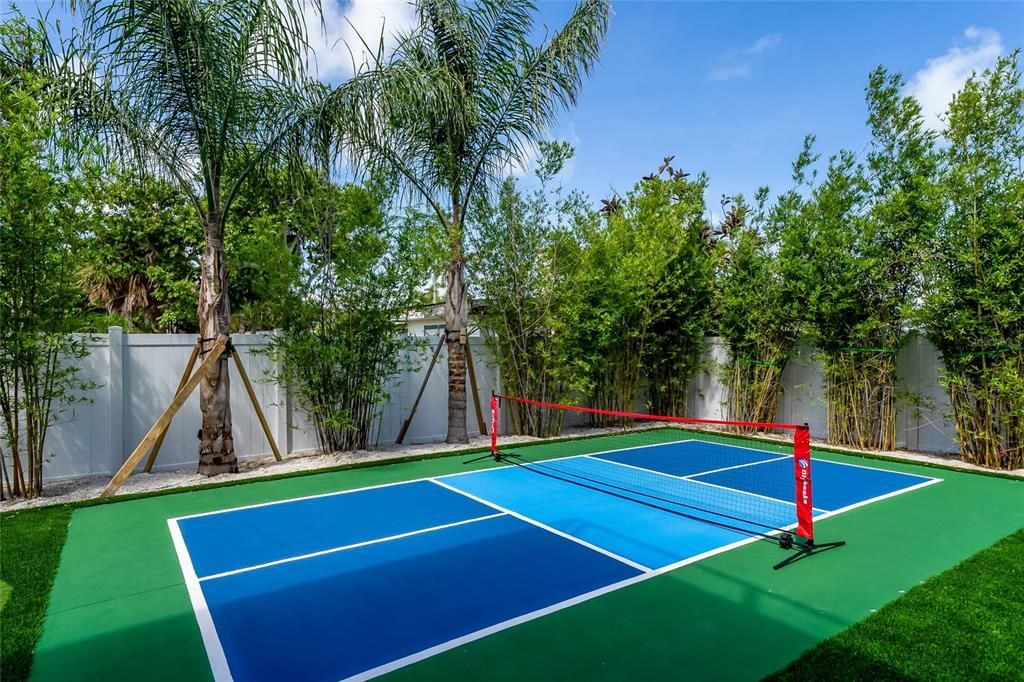 For Sale: $8,995,000 (5 beds, 5 baths, 3700 Square Feet)