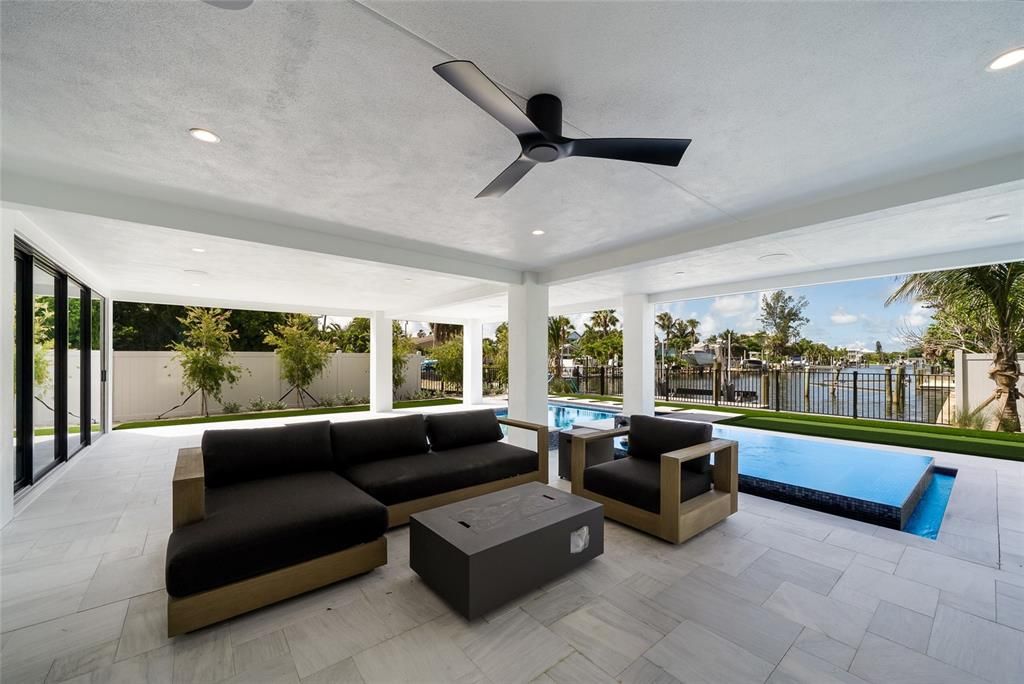For Sale: $8,995,000 (5 beds, 5 baths, 3700 Square Feet)